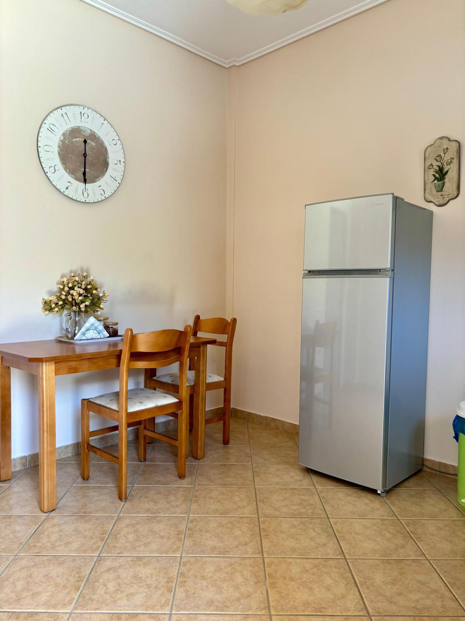 "Twin Apartments" In Kyparissia Exterior photo